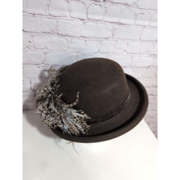 Hat-A-Tude Brown Wool Gambler Cloche Hat with Guinea Fowl Feathers 22\
